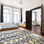 Spacious Cozy Apartments In Centre